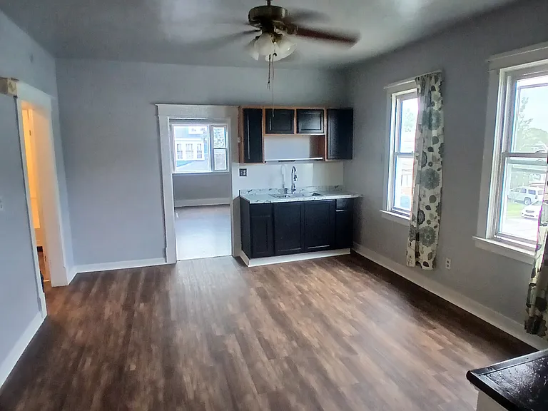 83 Franklin St #3 — Photo 1