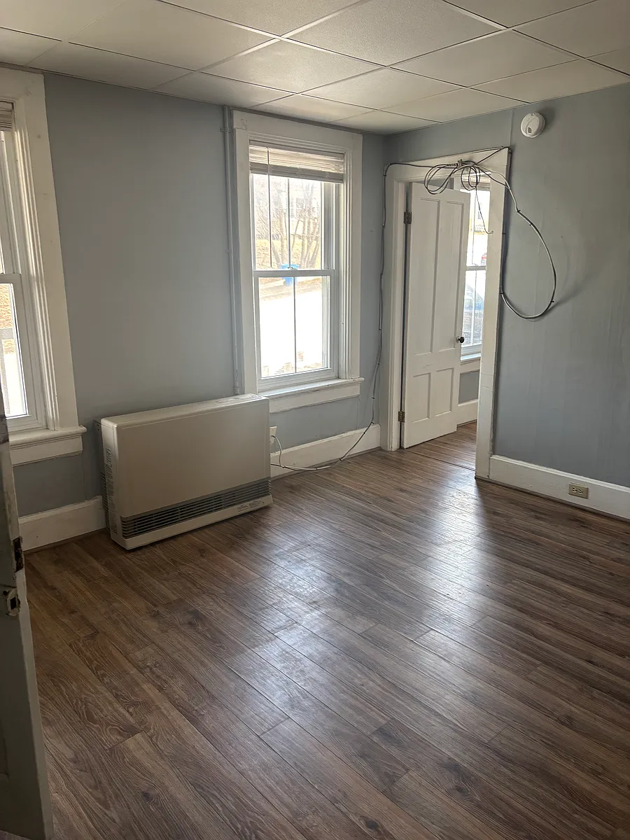 Building Photo - 454 Colchester Ave #2