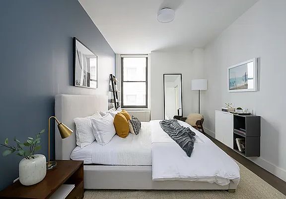 4th image of 25 Broad St APT 7L
