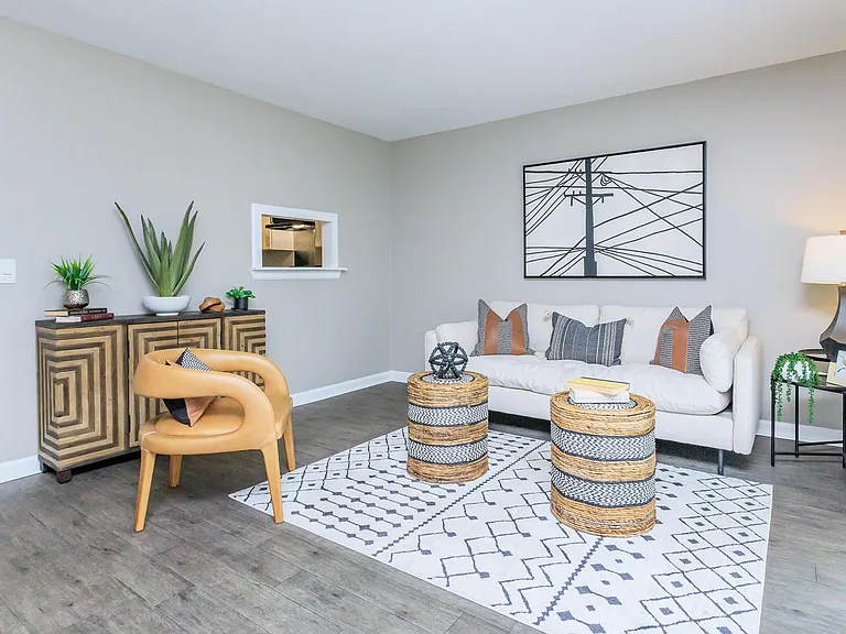 Laurel Ridge Apartments — Photo 2
