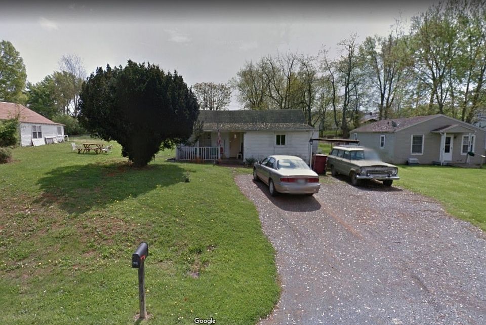 1st image of 1912 E Myrtle Ave
