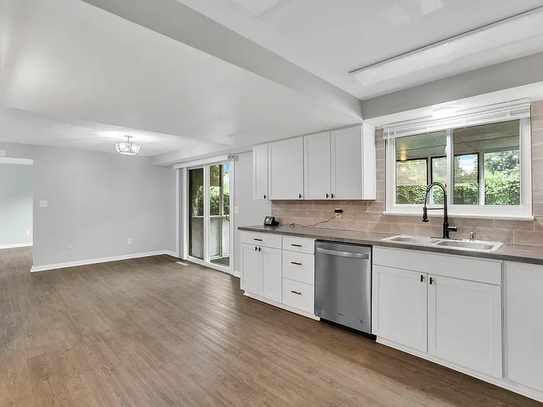 3662 Panama Dr — Photo 13