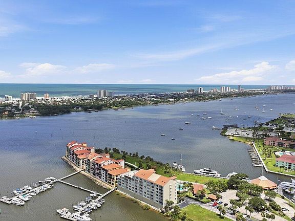 5th image of 552 Marina Point Dr