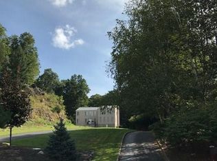 11 Elena Ct, Cortlandt Manor, NY 10567