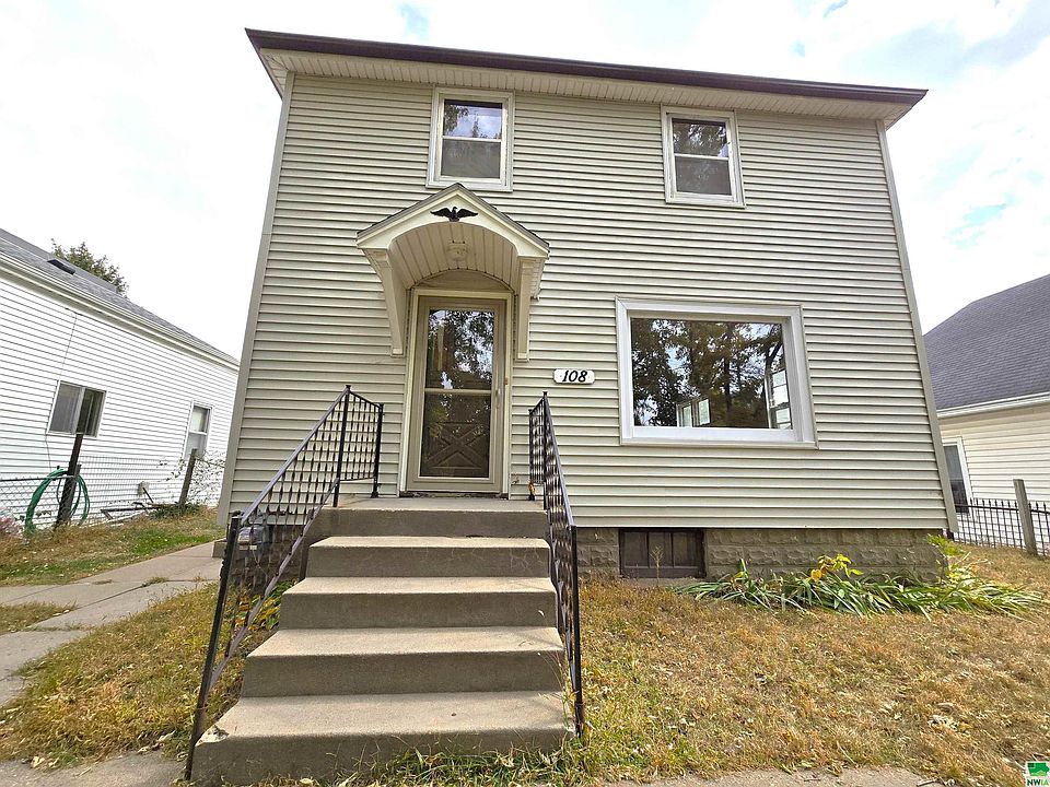 1st image of 108 Market St