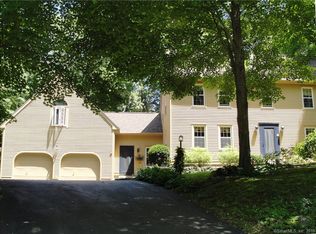 15 Hickory Hill Dr, Chester, CT 06412