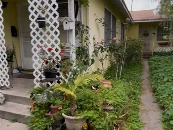 5816-5818 Kester Ave, Van Nuys, CA 91411
