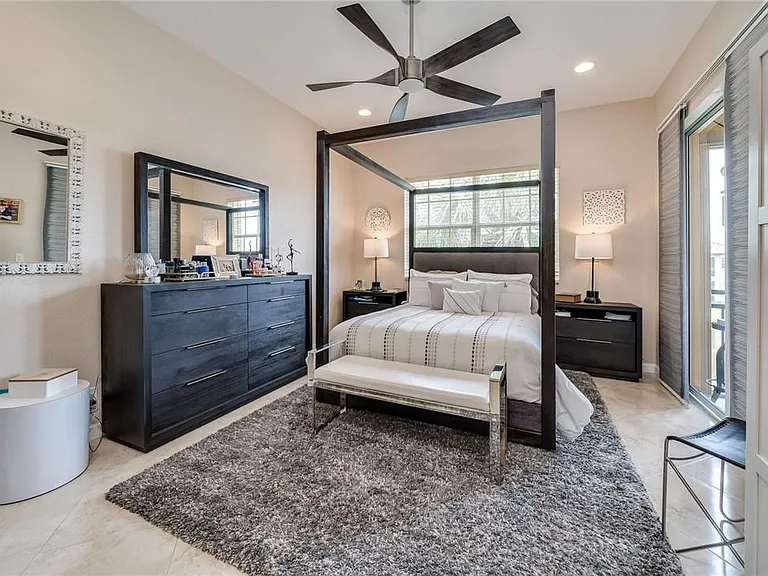 8012 NW 128th Ln — Photo 21