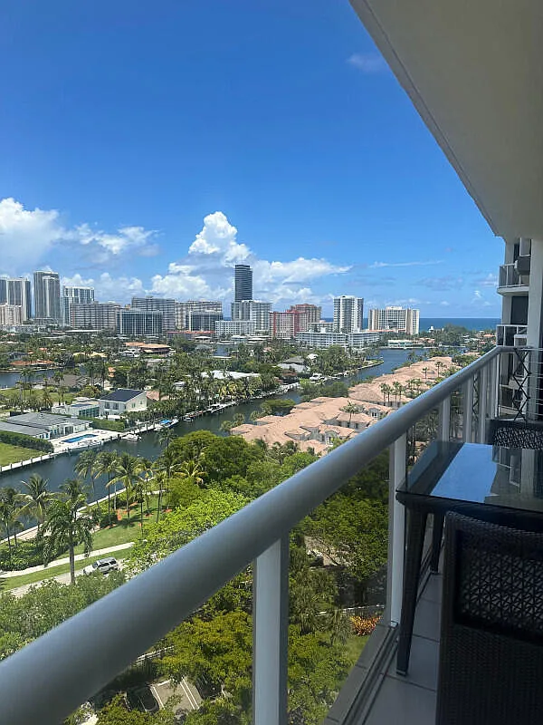 2 bed, 2.0 bath, 1310 sqft, $3,950 — Photo 1