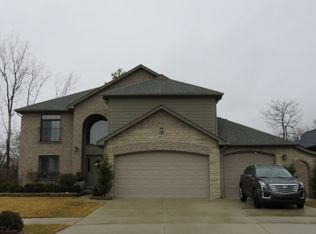 38172 Cobble Creek Ct, Sterling Heights, MI 48312