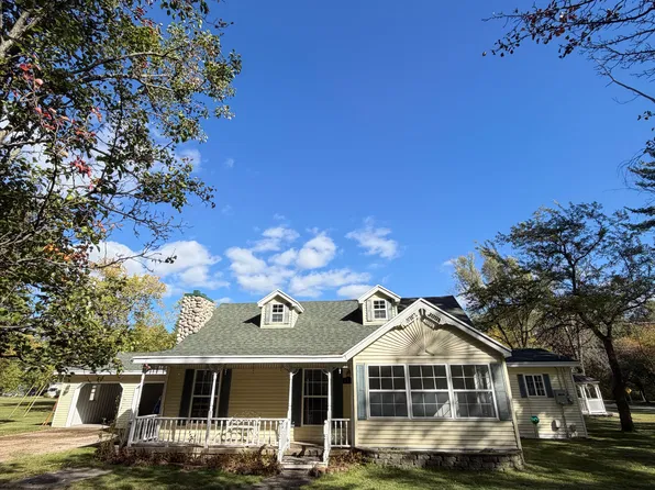 2774 S Cottonwood Ave, Newaygo, MI 49337