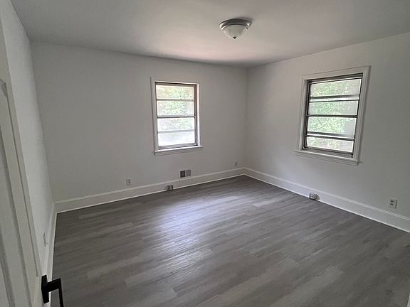 4th image of 312 Davis Park Rd #B