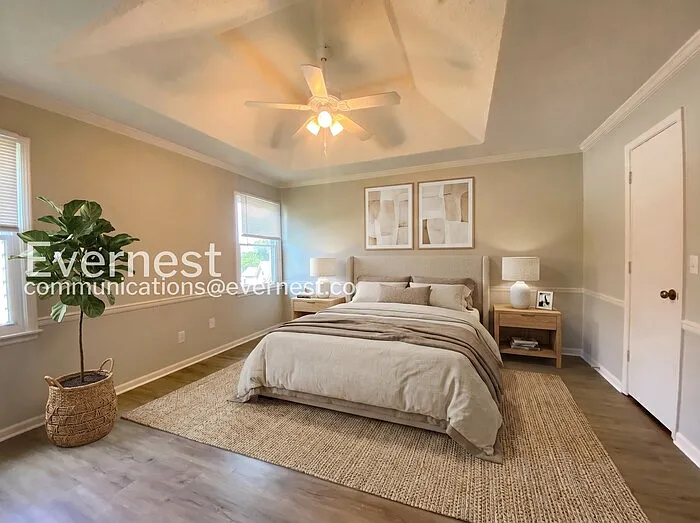 1104 E Pineview St — Photo 4