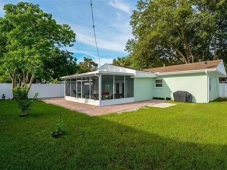 5909 Albert Pl — Photo 12