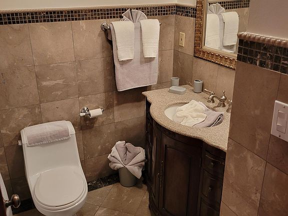 5th image of 9125 Skokie Blvd