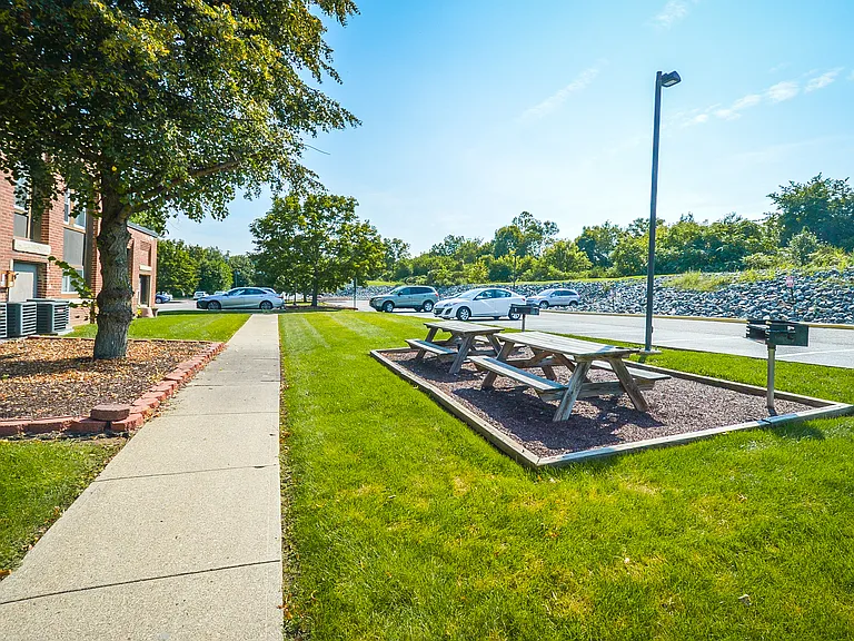 Park Hill Apartments — Photo 4