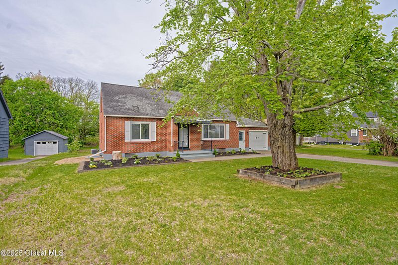 3rd image of 2775 Curry Road