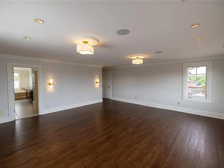 945 Westminster St #2 — Photo 29
