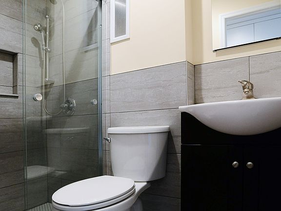 5th image of 192 Orchard St #2