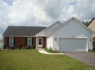366 Kaymar Dr, Amherst, NY 14228