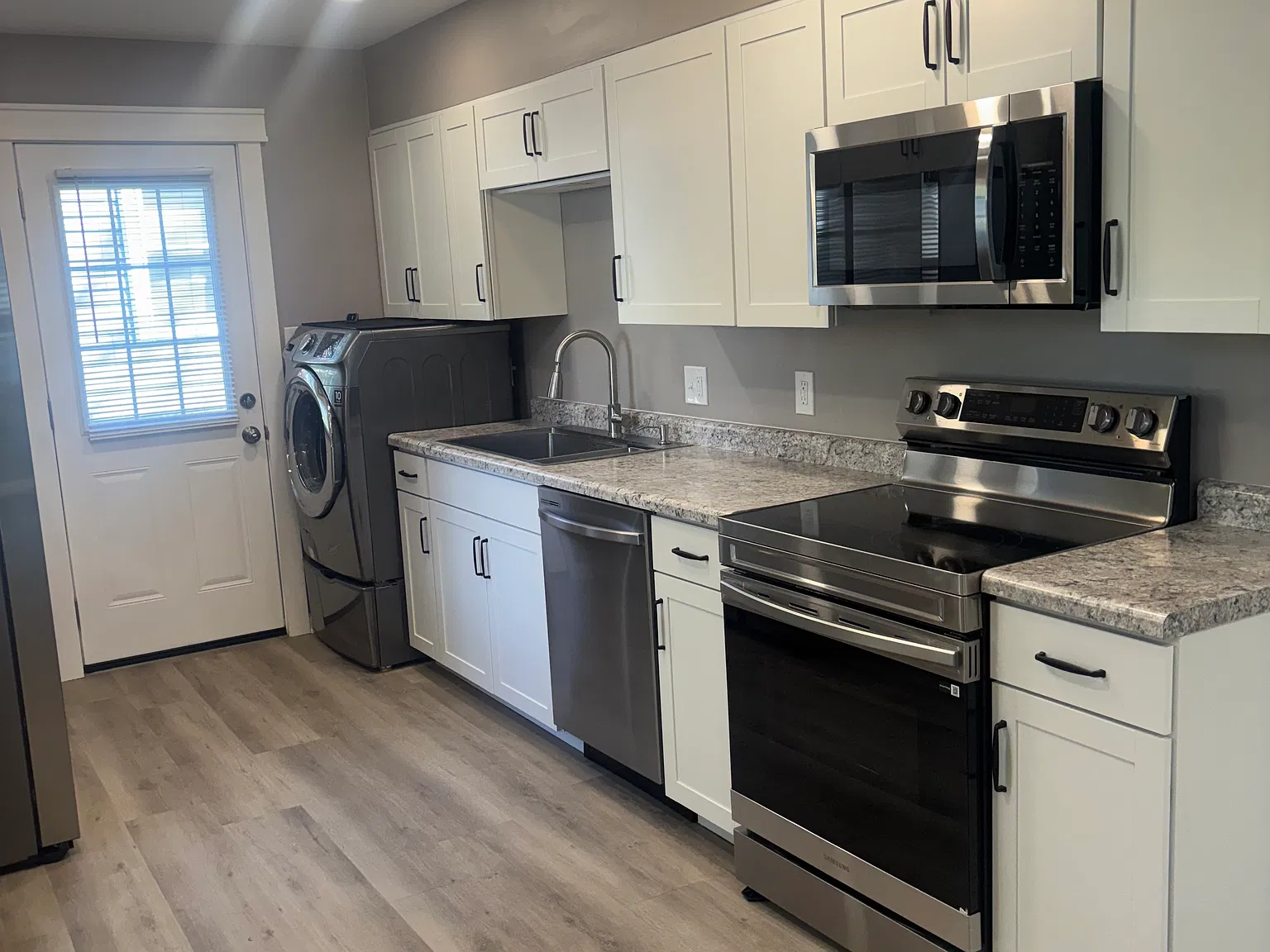 2 bed, 720 sqft, $1,250 — Photo 2