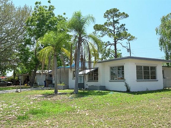 4th image of 17 Andros St