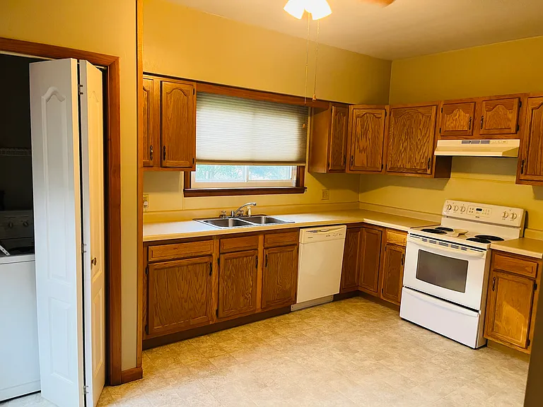 316 Knarr St #1 — Photo 6