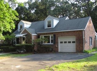 66 Saint Lawrence Ave, Springfield, MA 01104