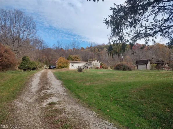 60140 Everals Church Rd, Newcomerstown, OH 43832