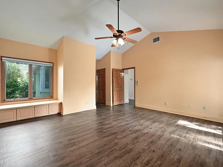 2829 San Gabriel St — Photo 19