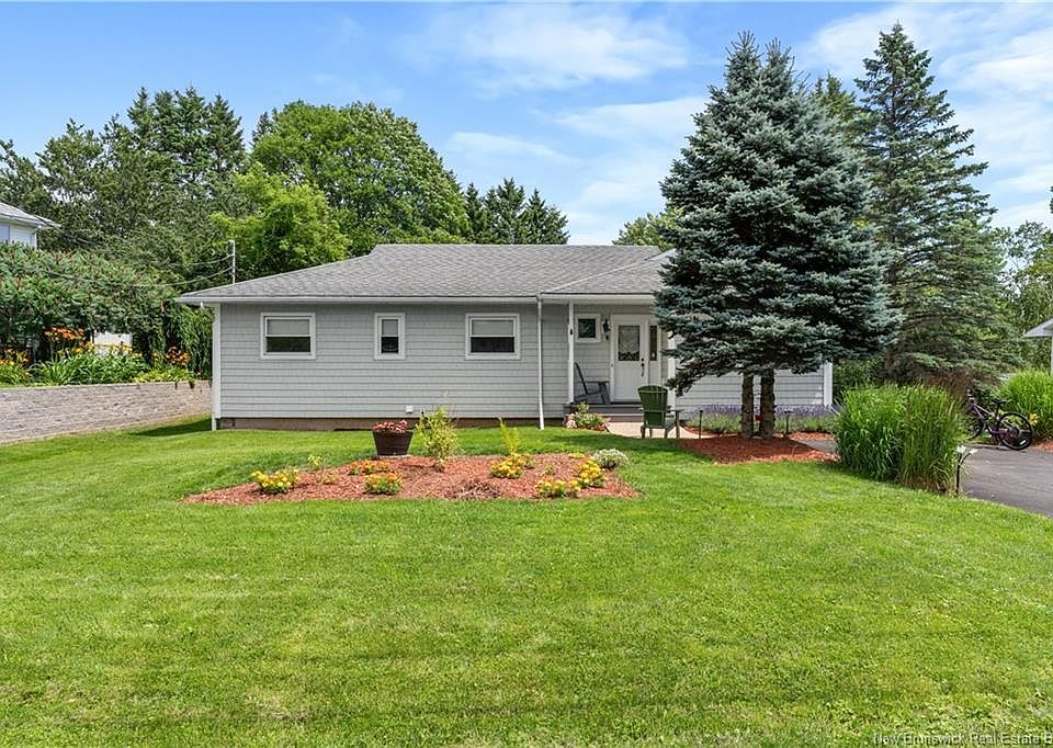 1st image of 27 Maxwell Dr