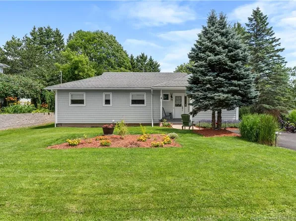 27 Maxwell Dr, Sussex, NB E4E 2E1