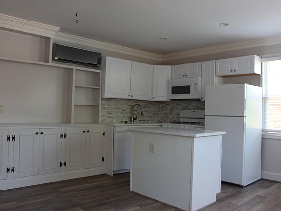 2nd image of 626 N Monroe St APT 4