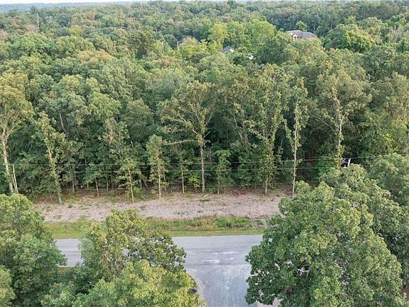 4th image of Leawood Ln