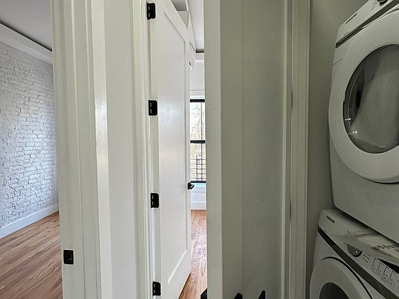 4th image of 708 Putnam Ave #3B