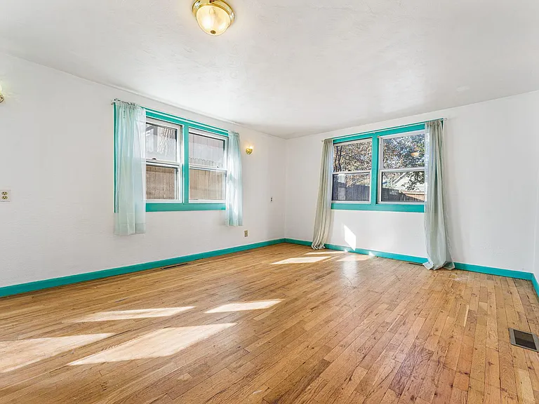 504 E Baseline Rd — Photo 13