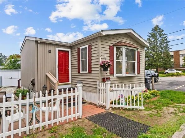 3 Lowell Ave, Pawtucket, RI 02861