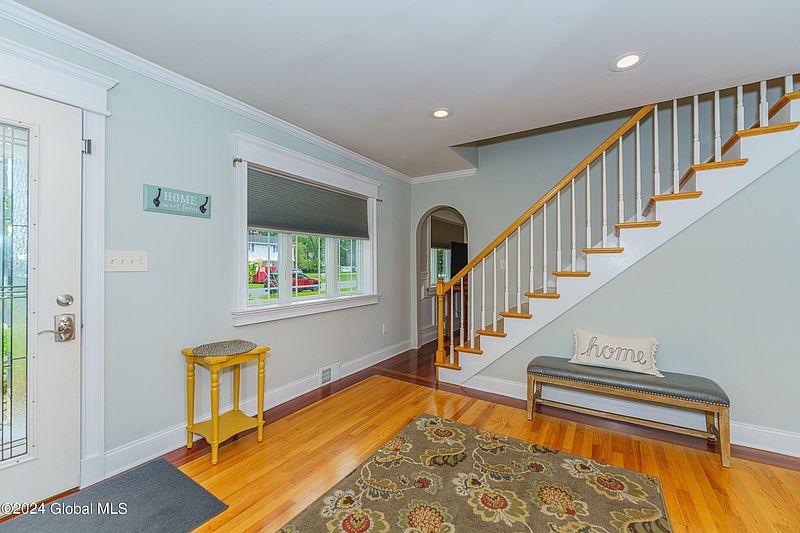 5th image of 58 Cross Street