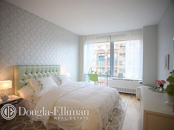 2nd image of 200 W 72nd St APT 11I