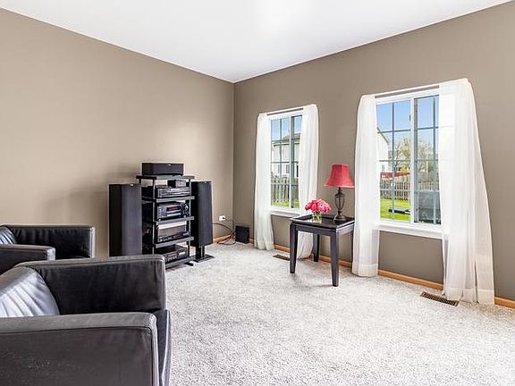 4th image of 1422 Plantain Dr