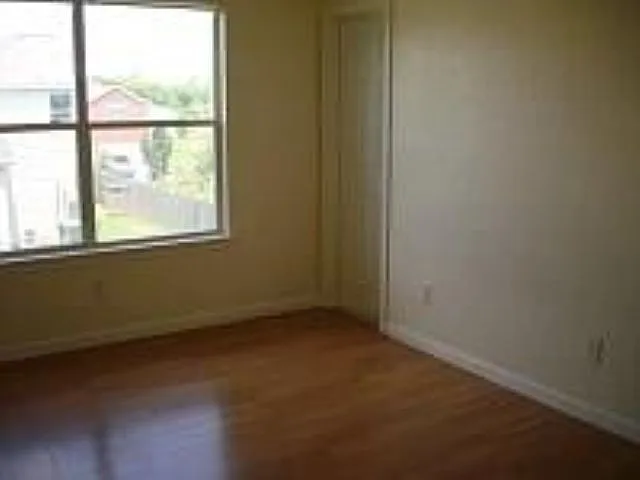 3 bed, 2.5 bath, 1404 sqft, $1,700 — Photo 1