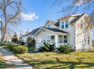 1129 16th Ave SW, Cedar Rapids, IA 52404