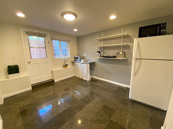 Dining/Kitchen