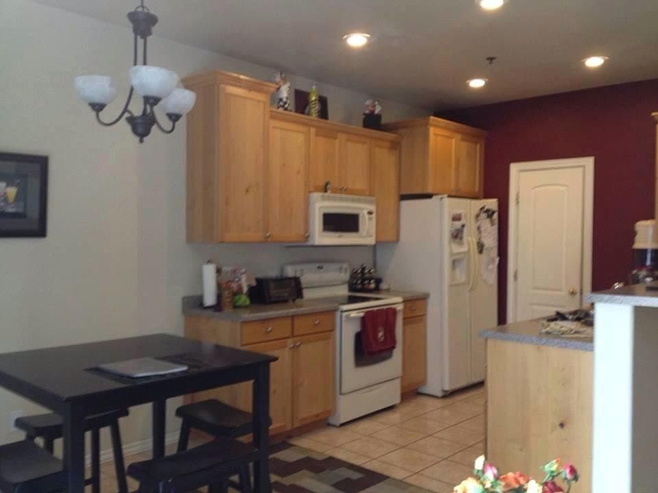 2nd image of 1923 Hollyhock Cir