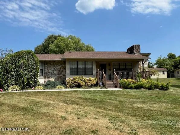 702 Dixie Lee Cir, Lenoir City, TN 37772