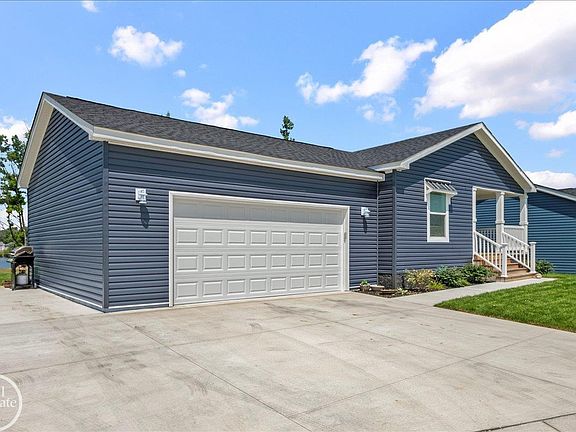 3rd image of 184 Riviera Dr