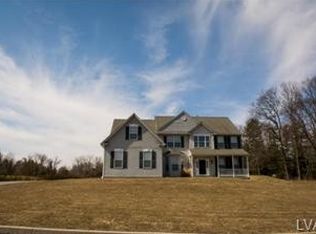 6870 Stone Croft Cir, Macungie, PA 18062