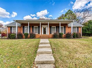 7744 Bedfordshire Dr, Charlotte, NC 28226