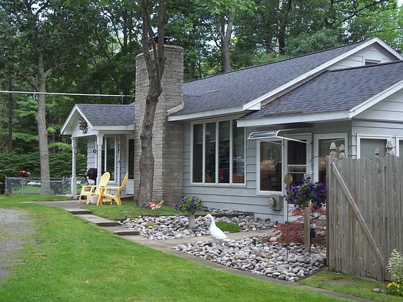 Main house w/attached office