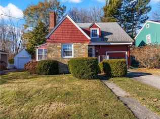 14 Hillside Ave, Newport, RI 02840